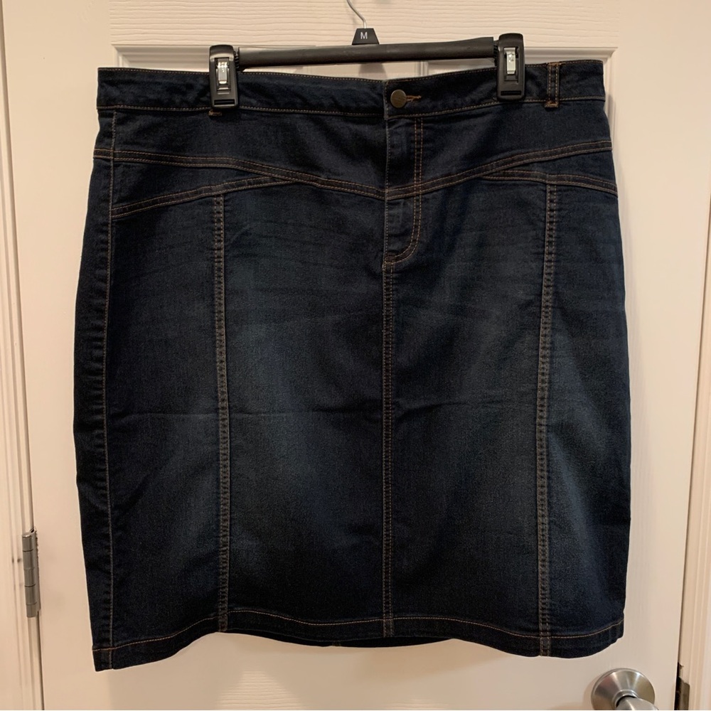 DE Collection Denim Skirt NWT